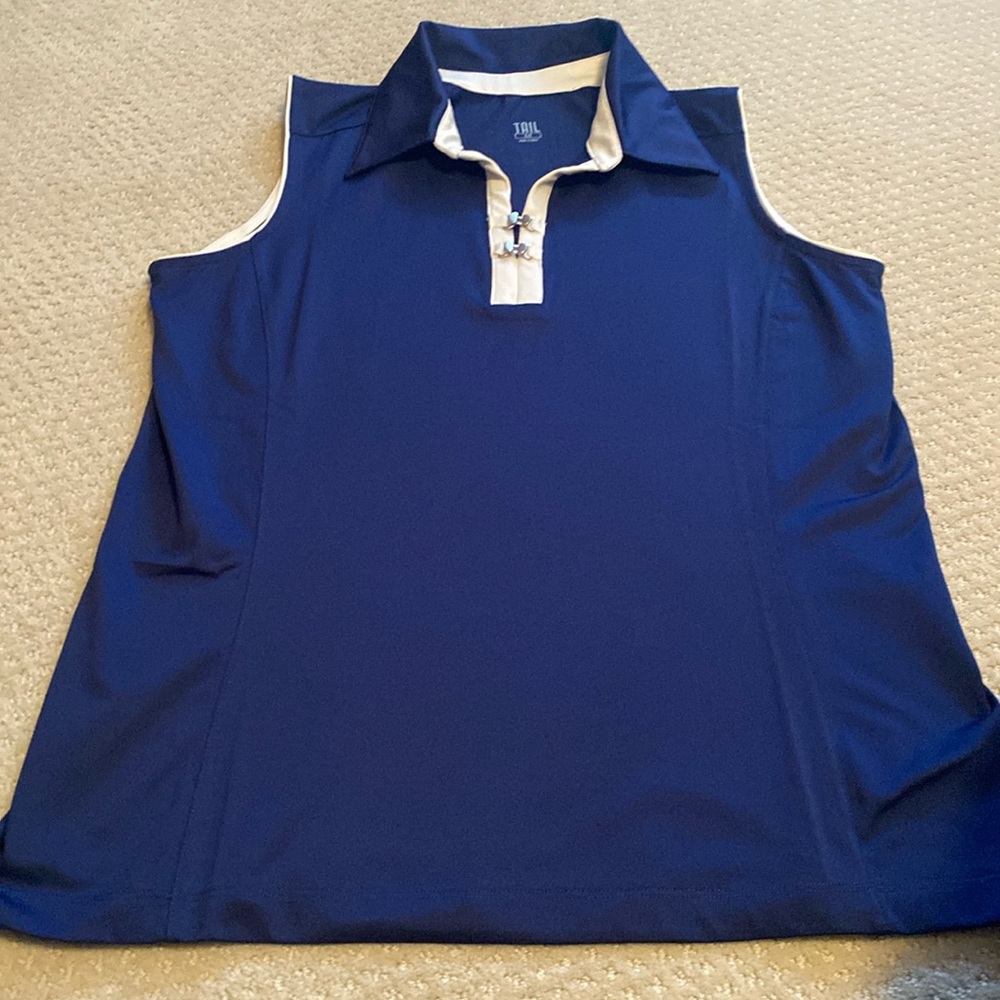 Woman’s Tail sleeveless golf shirt size M